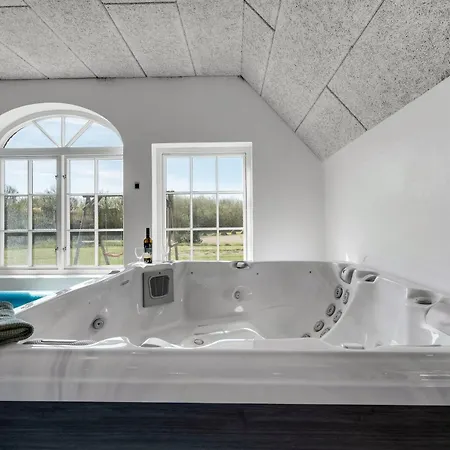 18-person Pool House With Hot Tub, Infrared Sauna And Activity Casa vacanze