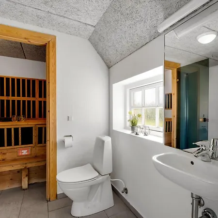 18-person Pool House With Hot Tub, Infrared Sauna And Activity