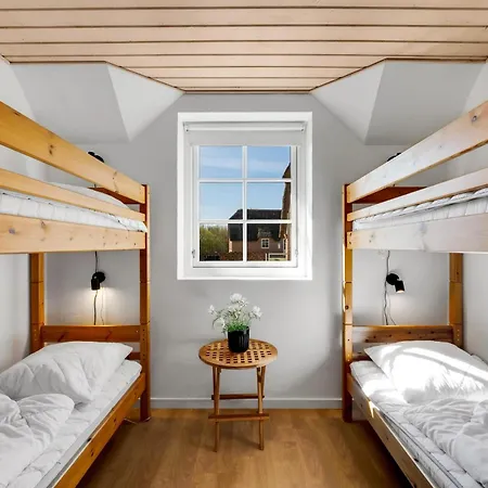 Vakantiehuis 18-person Pool House With Hot Tub, Infrared Sauna And Activity *
